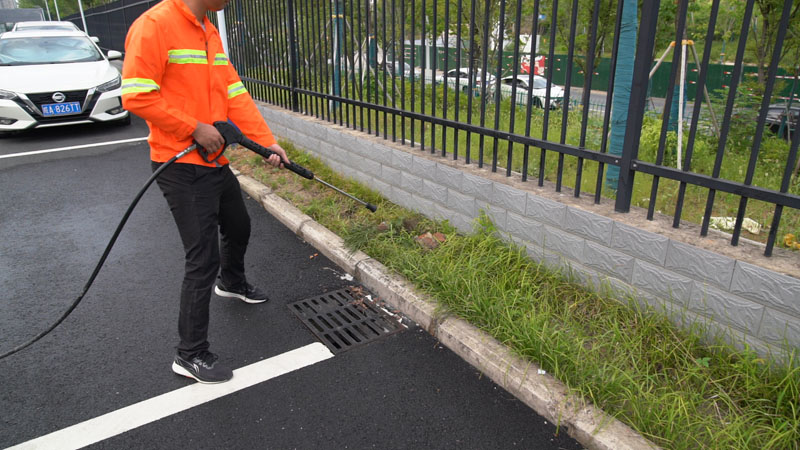 如何安全使用高壓清洗機(jī)